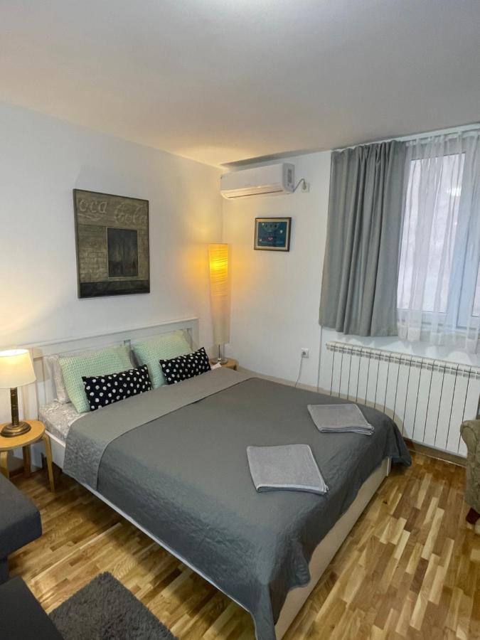 Axis Mundi Appartement Belgrado Buitenkant foto
