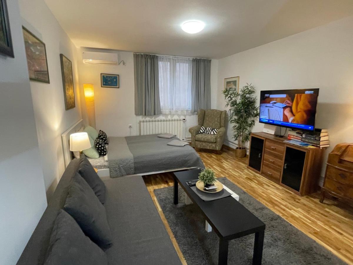 Axis Mundi Appartement Belgrado Buitenkant foto