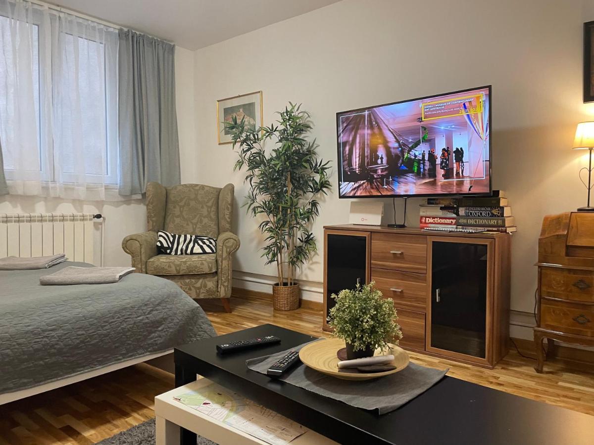 Axis Mundi Appartement Belgrado Buitenkant foto